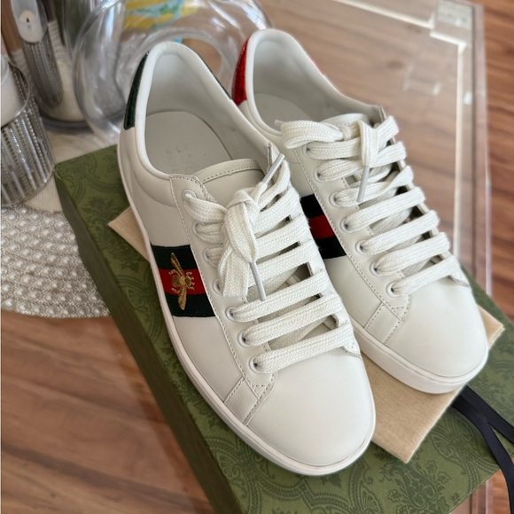 Gucci Nero White Sneakers - Picture 2 of 11